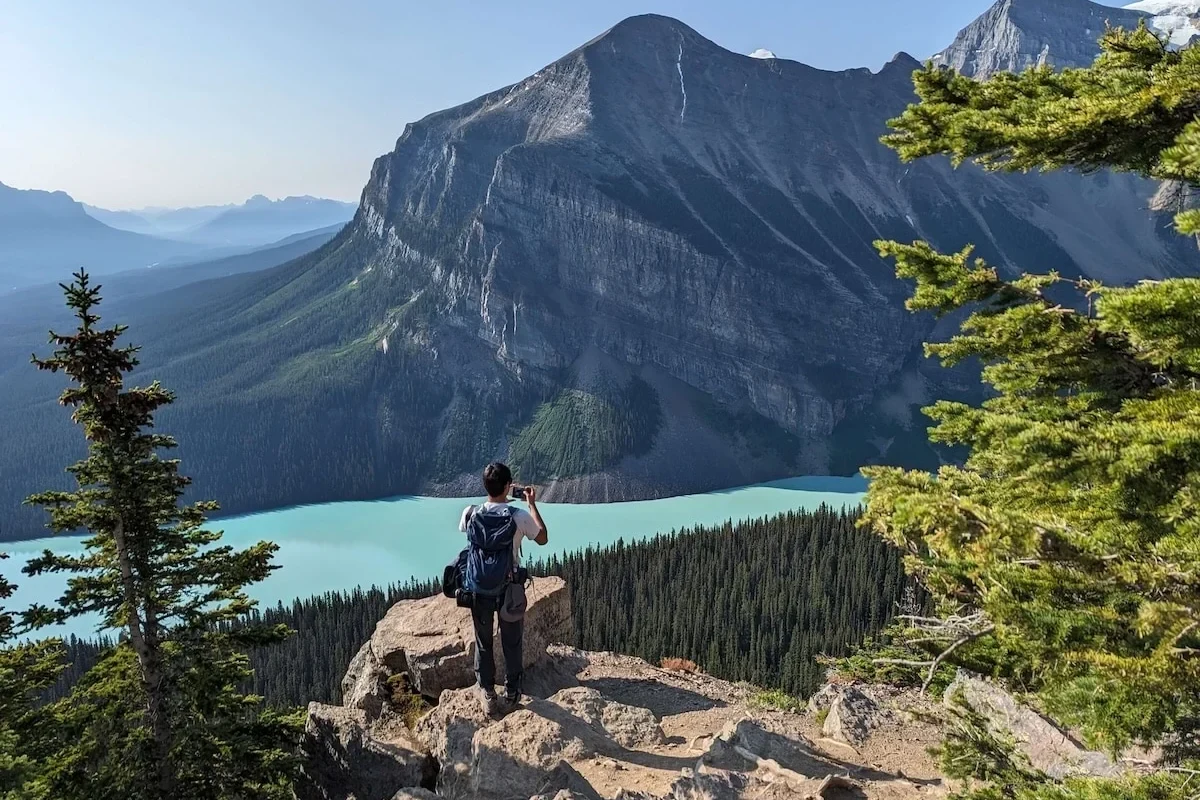 Stunning view of a beautiful hiking trail surrounded by nature.